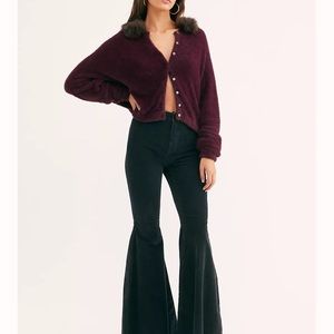 BURGUNDY sweater with trim